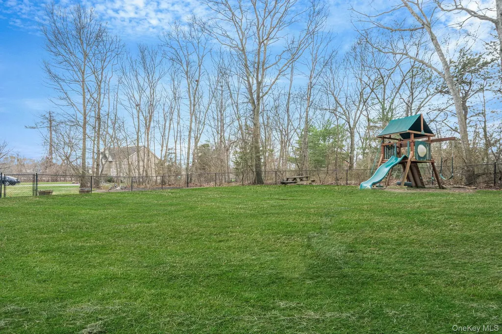 268 Holbrook Road Ronkonkoma NY 11779
