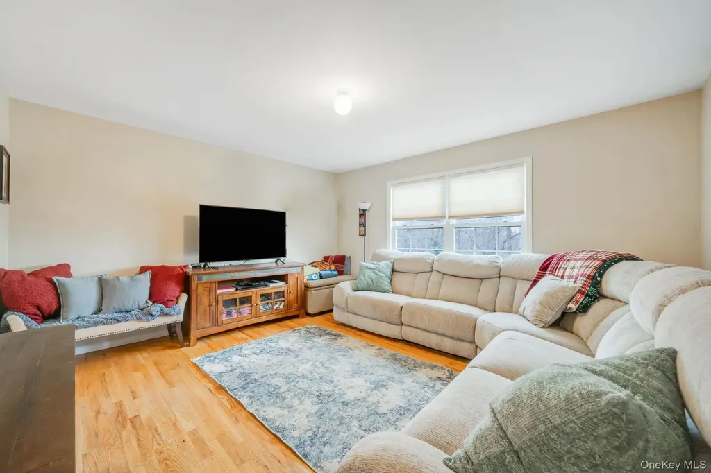 268 Holbrook Road Ronkonkoma NY 11779