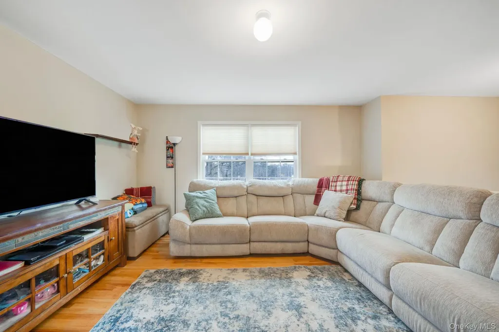 268 Holbrook Road Ronkonkoma NY 11779