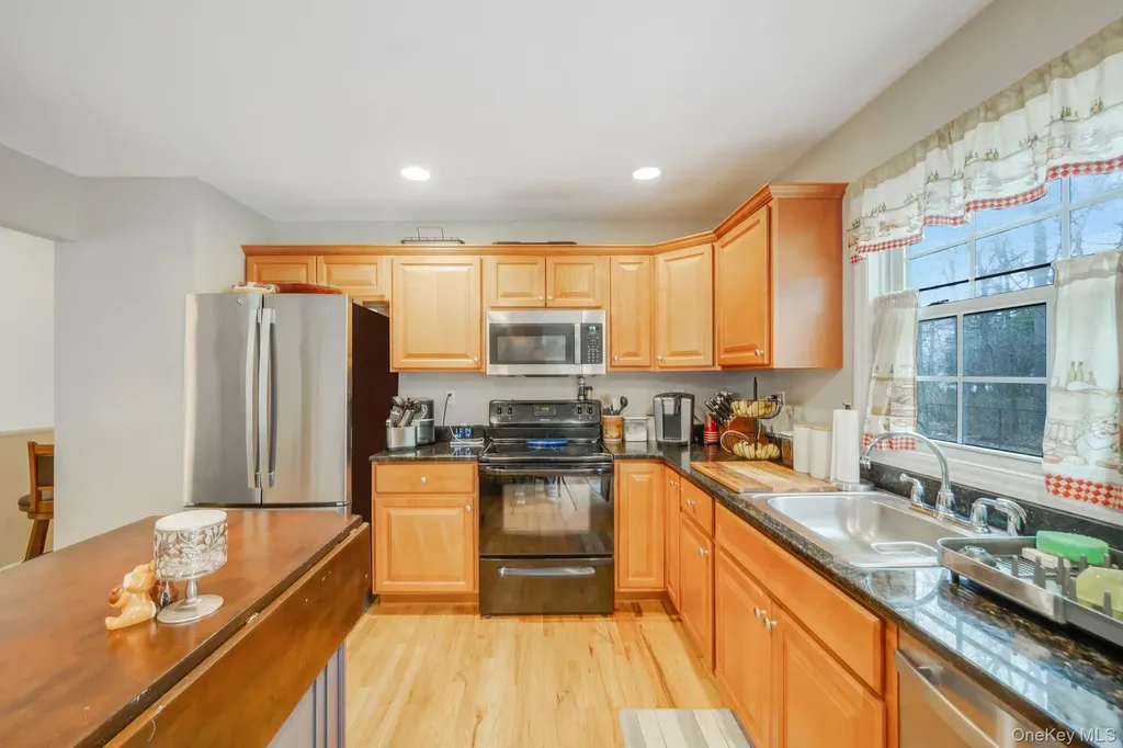 268 Holbrook Road Ronkonkoma NY 11779