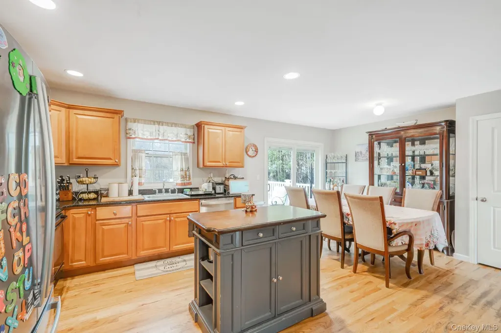 268 Holbrook Road Ronkonkoma NY 11779