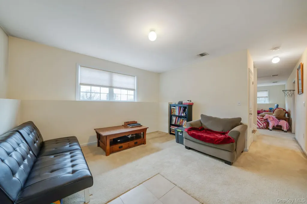 268 Holbrook Road Ronkonkoma NY 11779