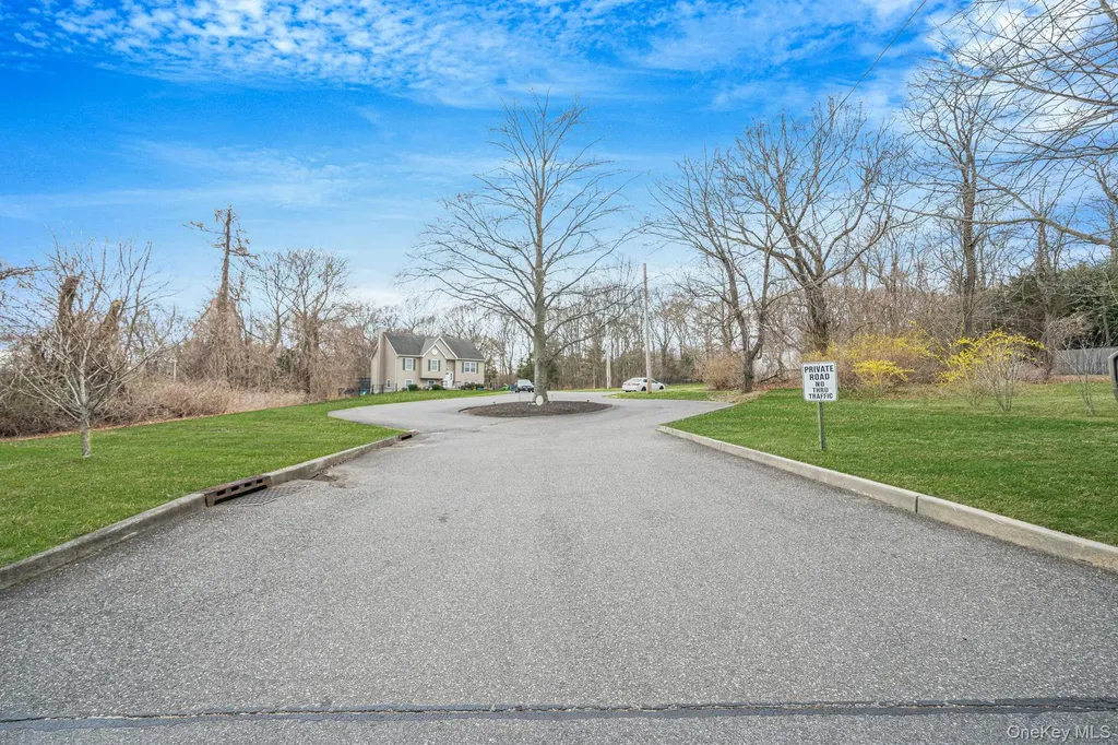 268 Holbrook Road Ronkonkoma NY 11779