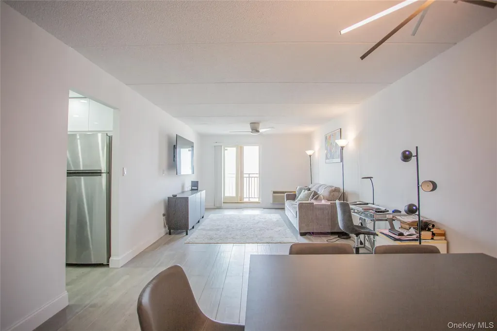230 W Broadway Long Beach NY 11561