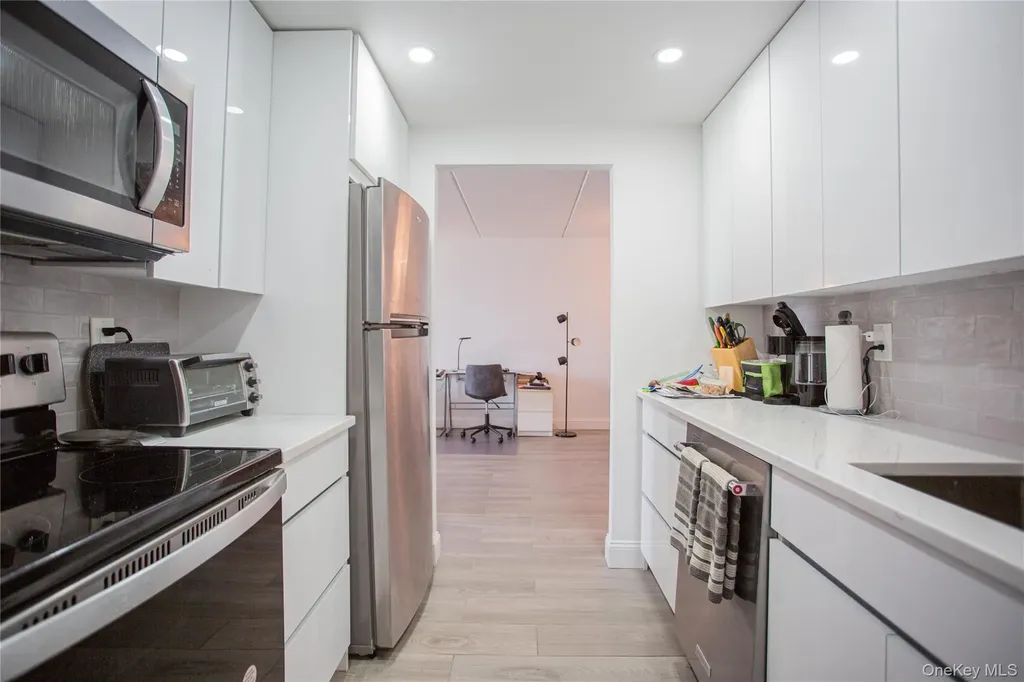 230 W Broadway Long Beach NY 11561