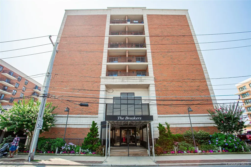 230 W Broadway Long Beach NY 11561
