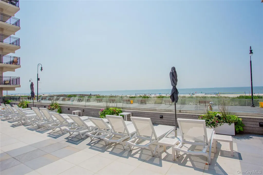 230 W Broadway Long Beach NY 11561