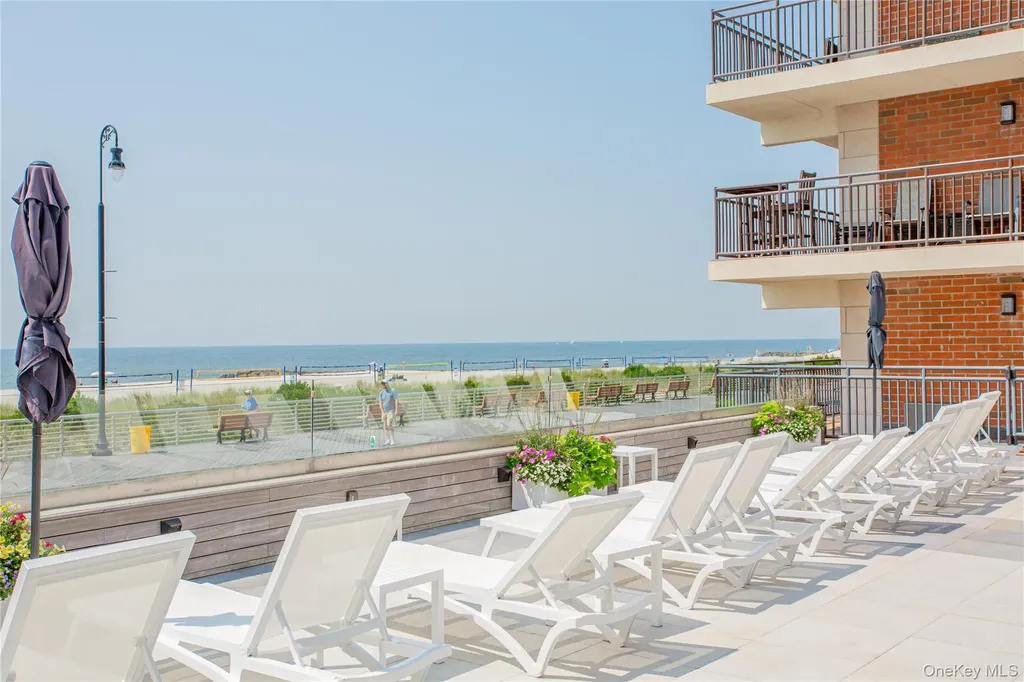 230 W Broadway Long Beach NY 11561