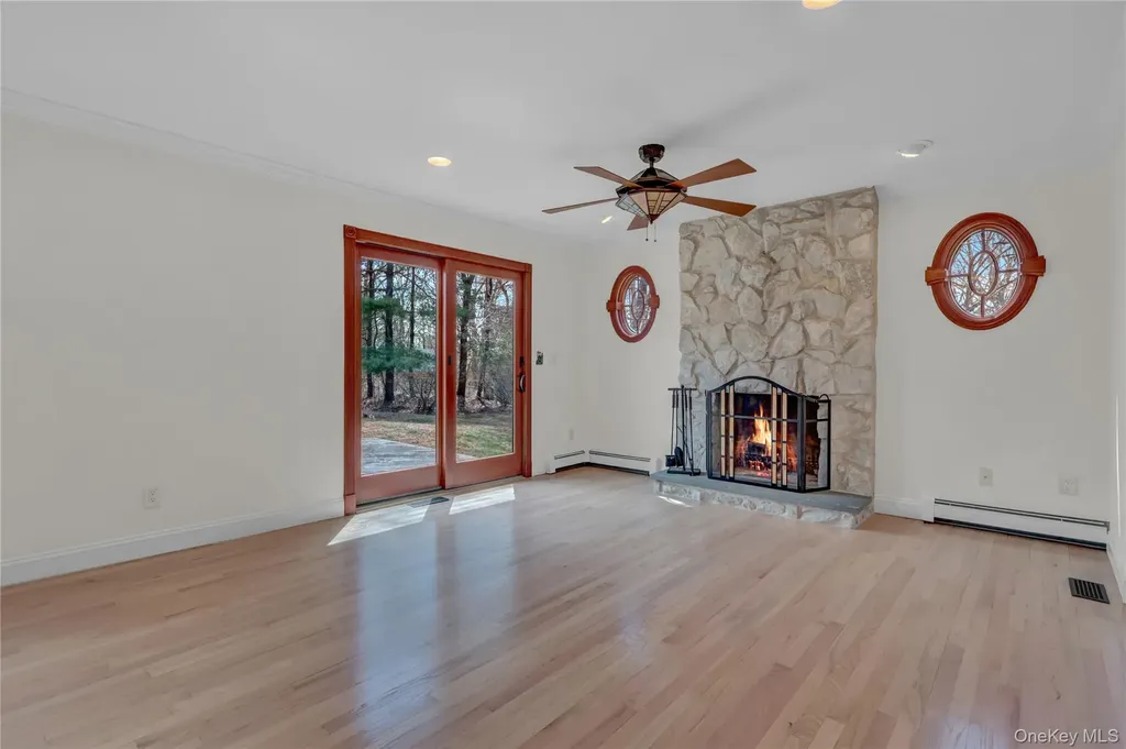 6 Liberty Lane Miller Place NY 11764