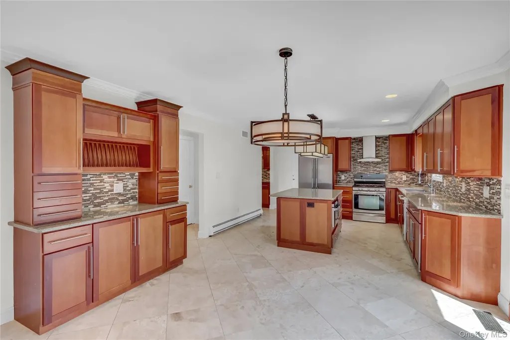 6 Liberty Lane Miller Place NY 11764