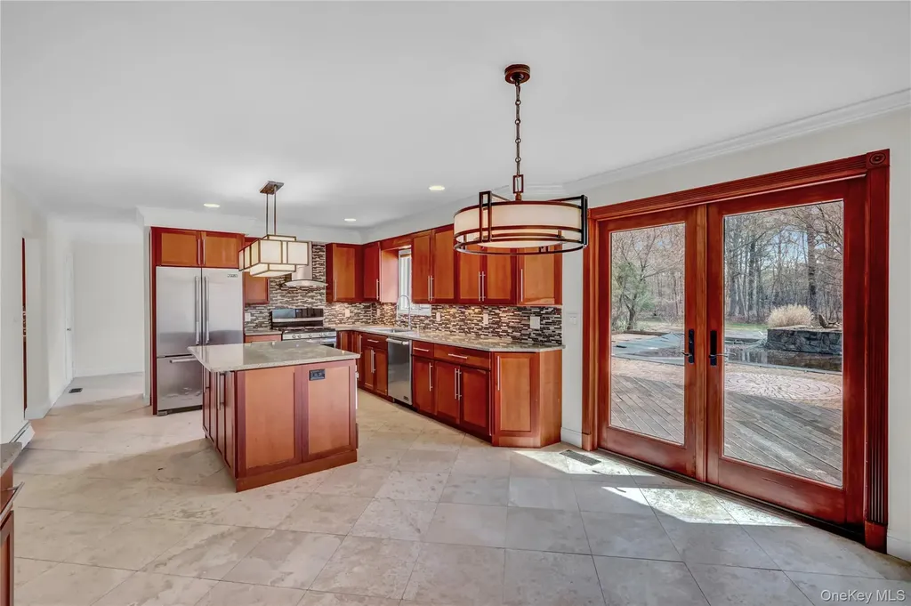 6 Liberty Lane Miller Place NY 11764