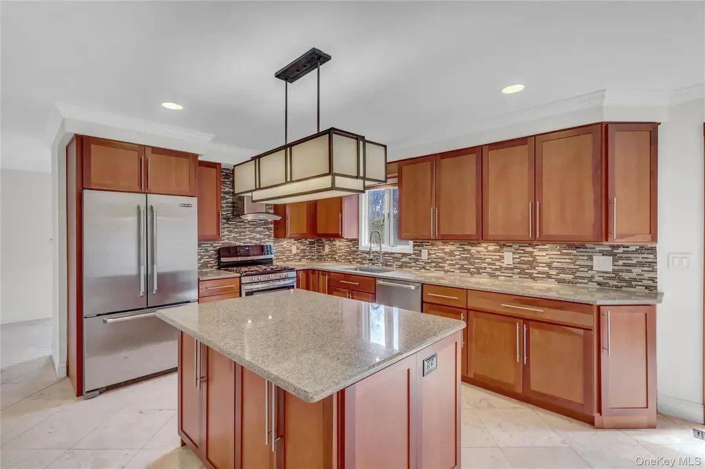 6 Liberty Lane Miller Place NY 11764