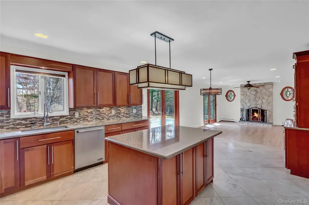 6 Liberty Lane Miller Place NY 11764