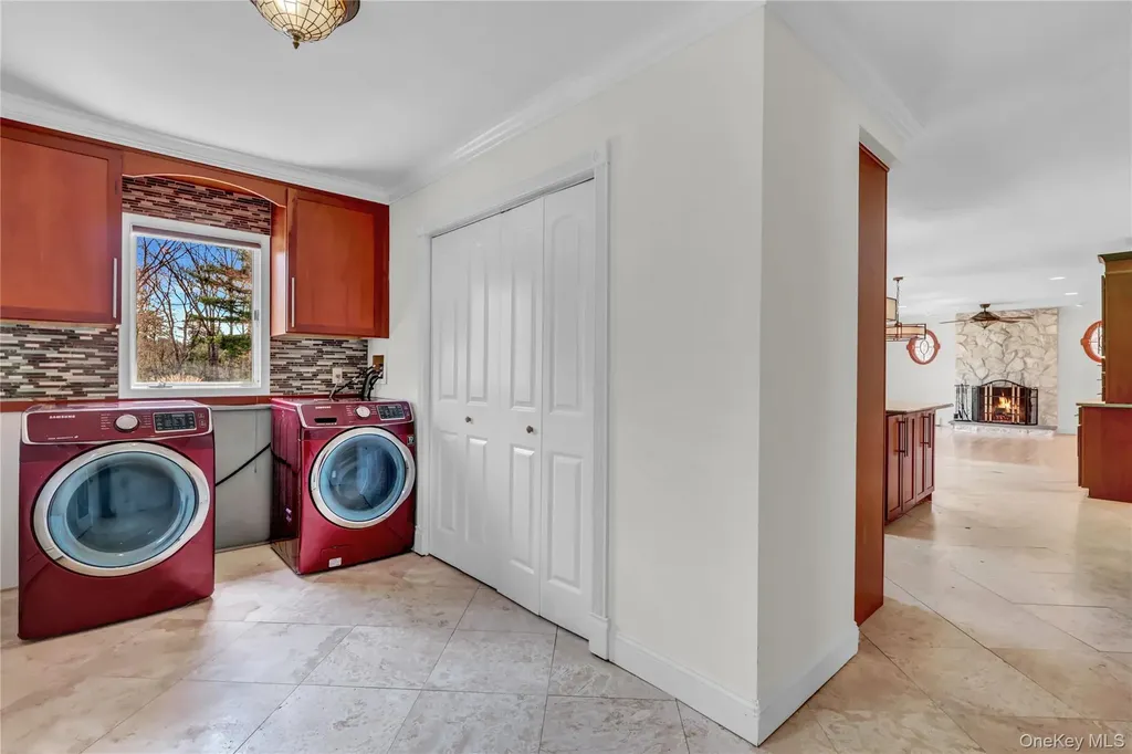 6 Liberty Lane Miller Place NY 11764