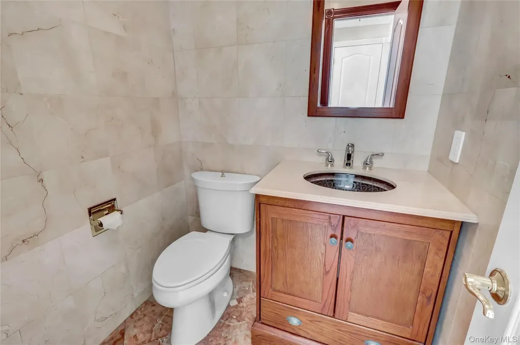 6 Liberty Lane Miller Place NY 11764