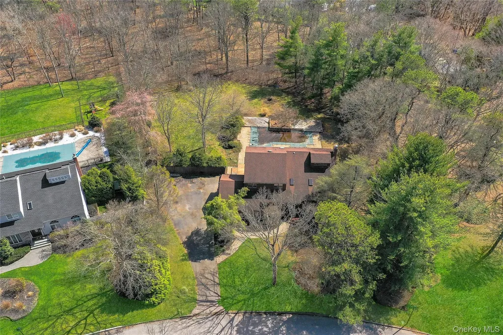 6 Liberty Lane Miller Place NY 11764