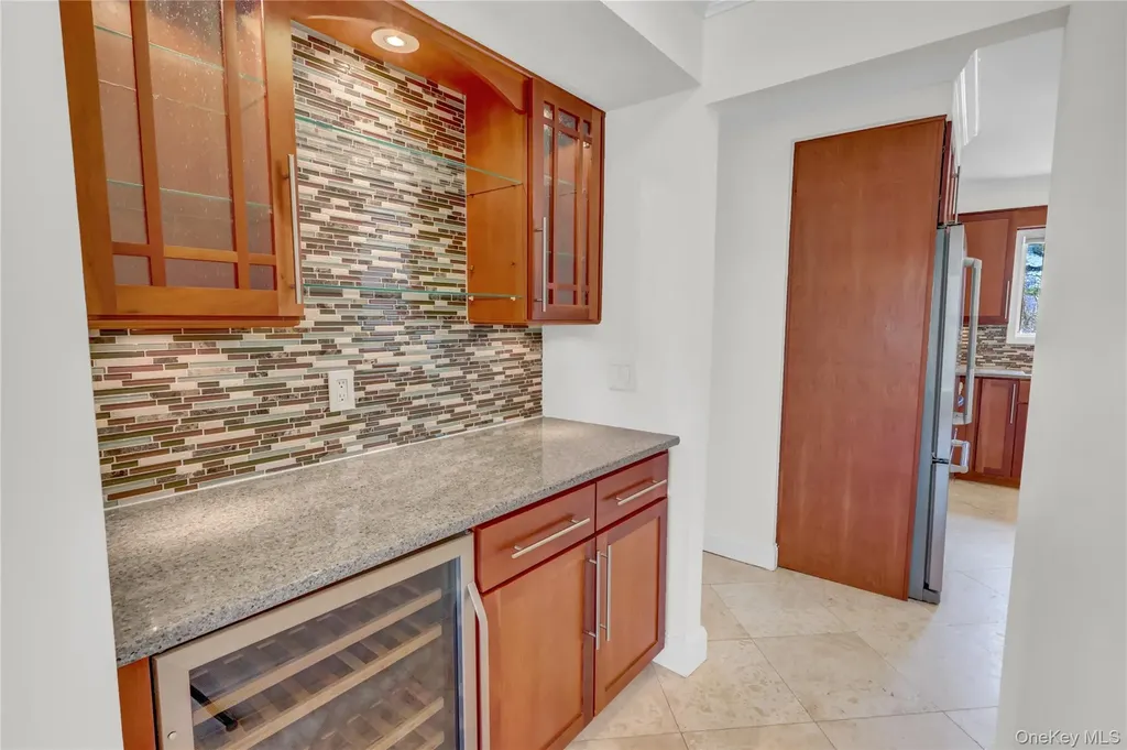 6 Liberty Lane Miller Place NY 11764