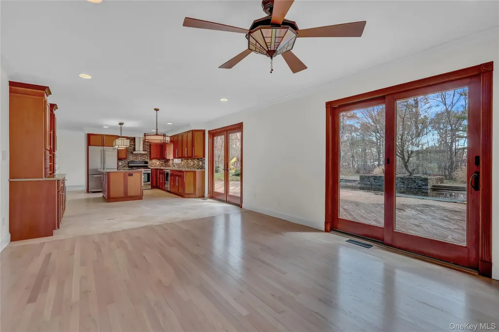 6 Liberty Lane Miller Place NY 11764