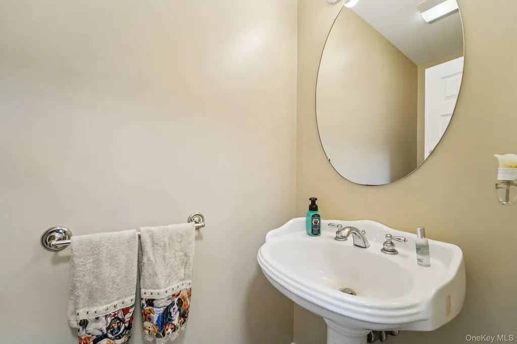 76 West Street Patterson NY 12563