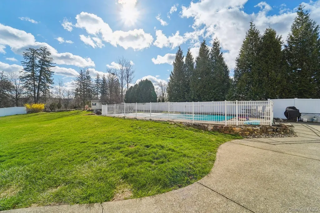 76 West Street Patterson NY 12563