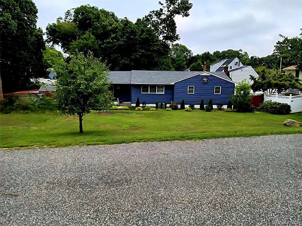 86 Hulse Avenue Wading River NY 11792