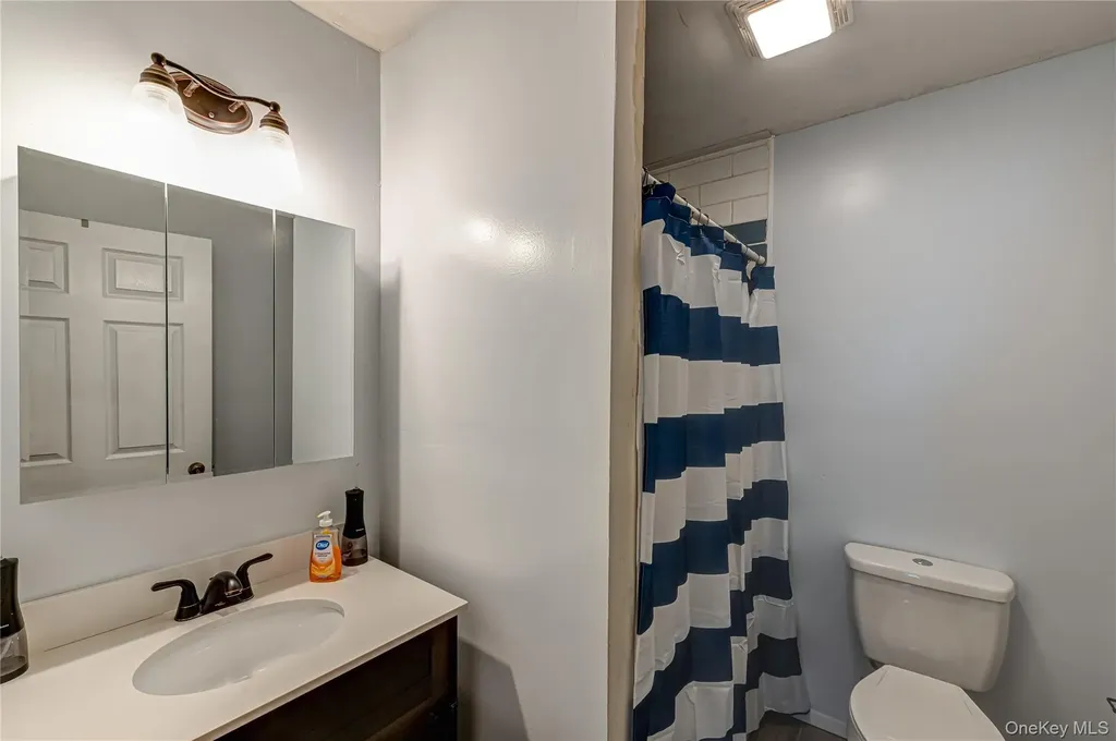 86 Hulse Avenue Wading River NY 11792