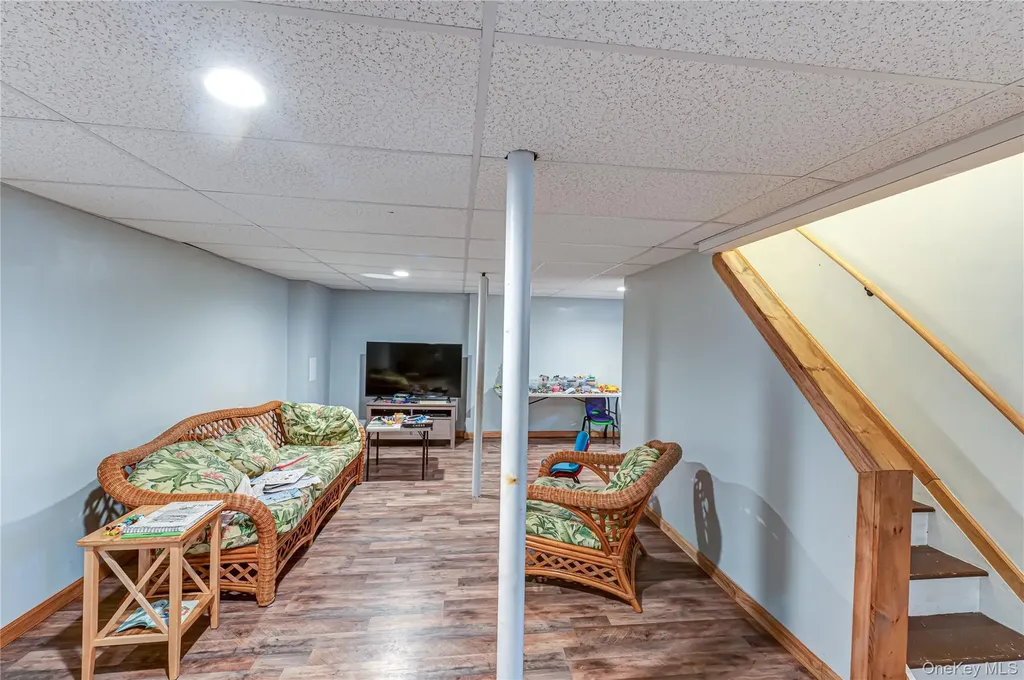 86 Hulse Avenue Wading River NY 11792