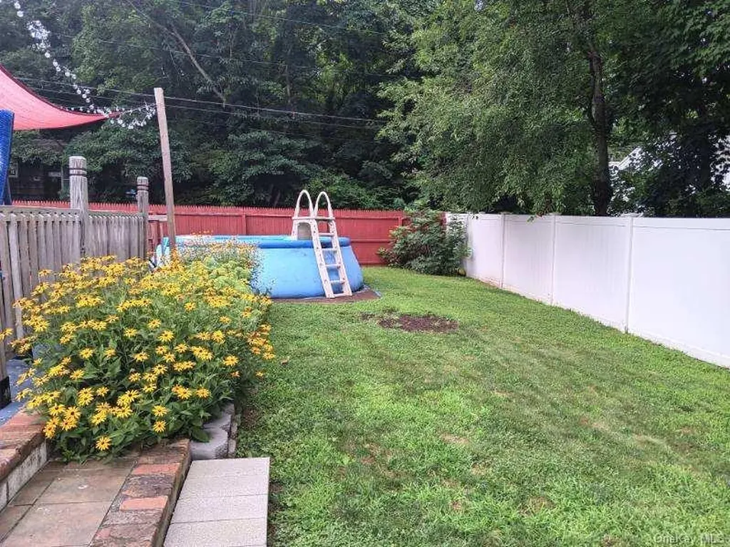86 Hulse Avenue Wading River NY 11792