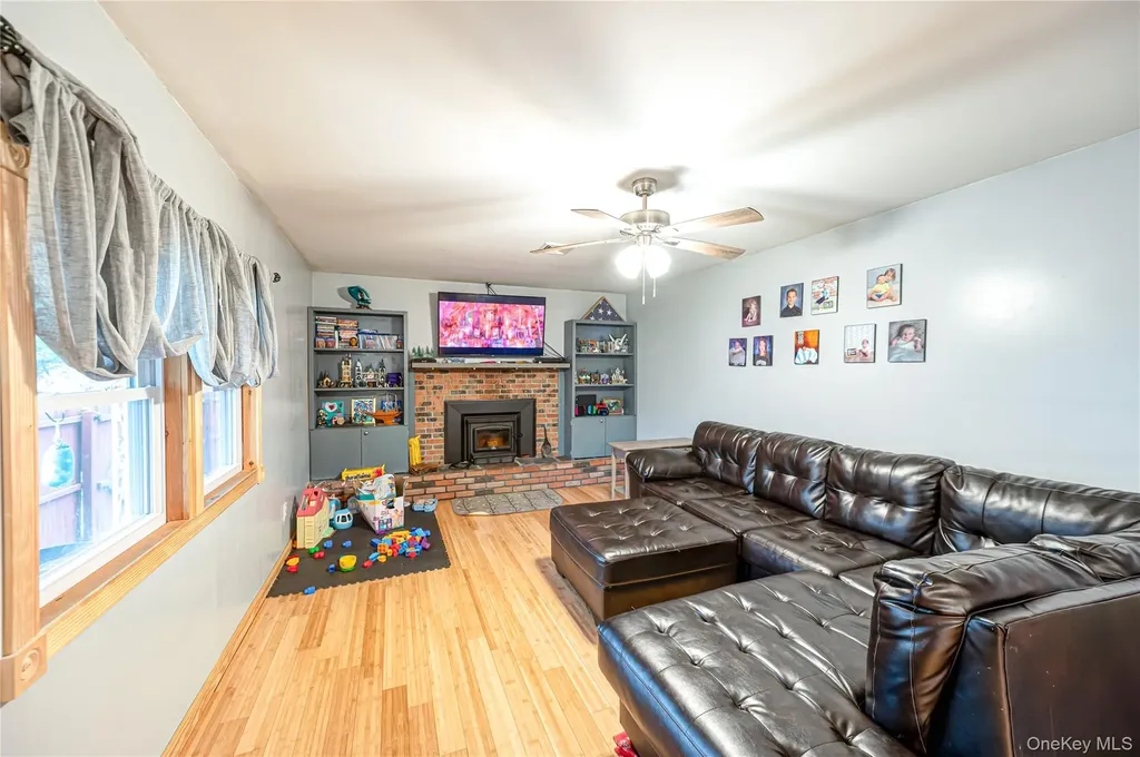 86 Hulse Avenue Wading River NY 11792