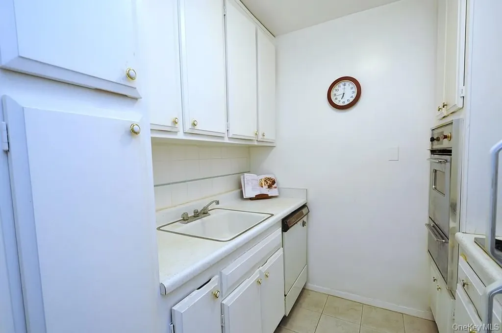 260 Garth Road Scarsdale NY 10583