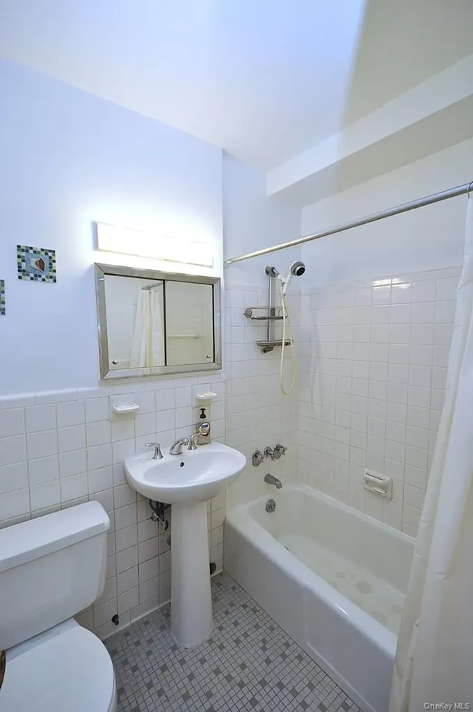 260 Garth Road Scarsdale NY 10583