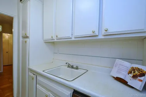 260 Garth Road Scarsdale NY 10583