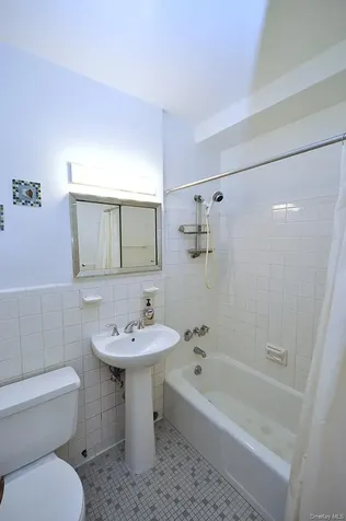 260 Garth Road Scarsdale NY 10583