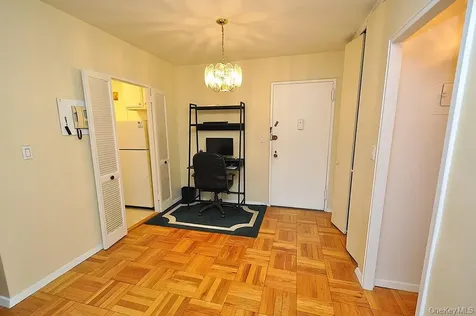 260 Garth Road Scarsdale NY 10583
