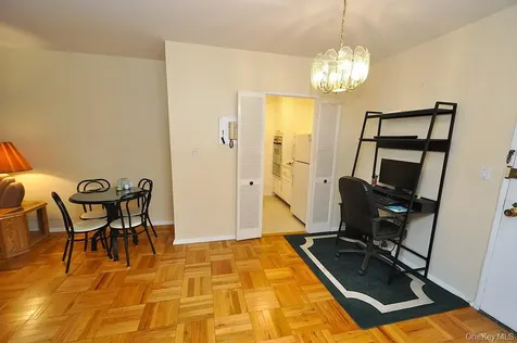 260 Garth Road Scarsdale NY 10583
