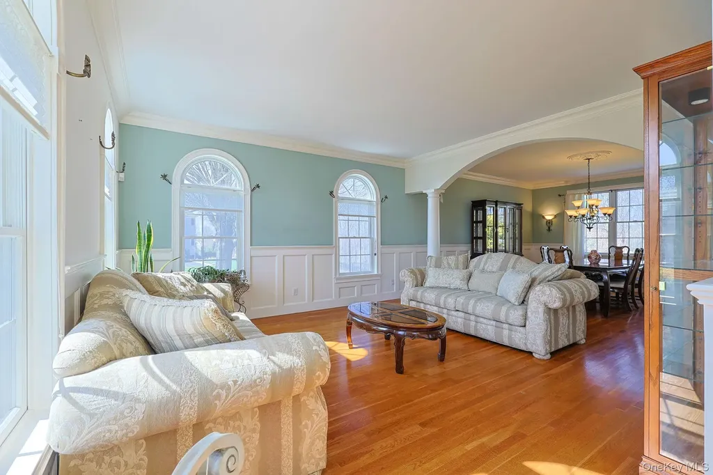 27 Kaitlin Drive Mahopac NY 10541