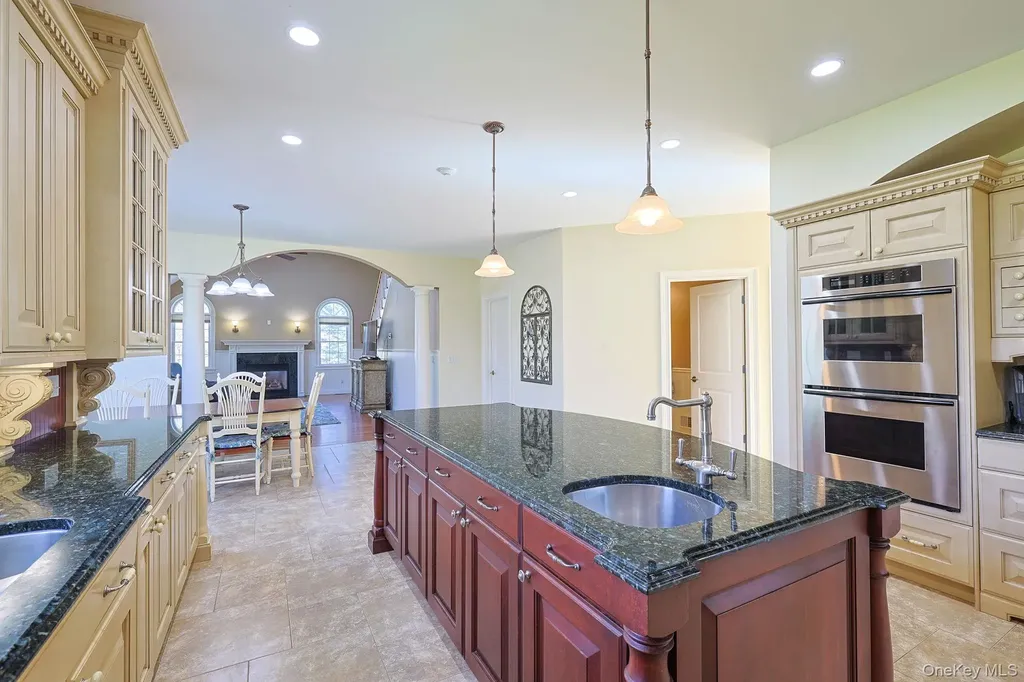 27 Kaitlin Drive Mahopac NY 10541