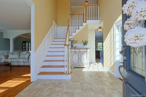 27 Kaitlin Drive Mahopac NY 10541