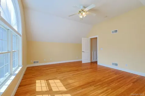 27 Kaitlin Drive Mahopac NY 10541