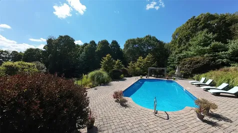 27 Kaitlin Drive Mahopac NY 10541