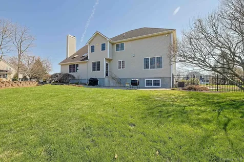 27 Kaitlin Drive Mahopac NY 10541