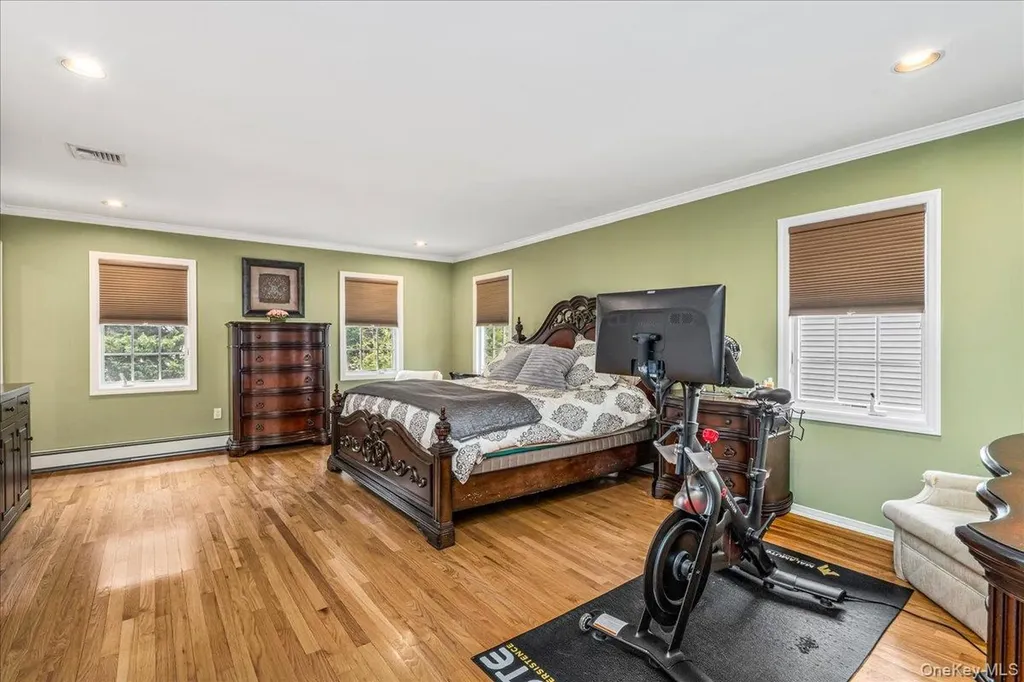 24 Walden Avenue Jericho NY 11753