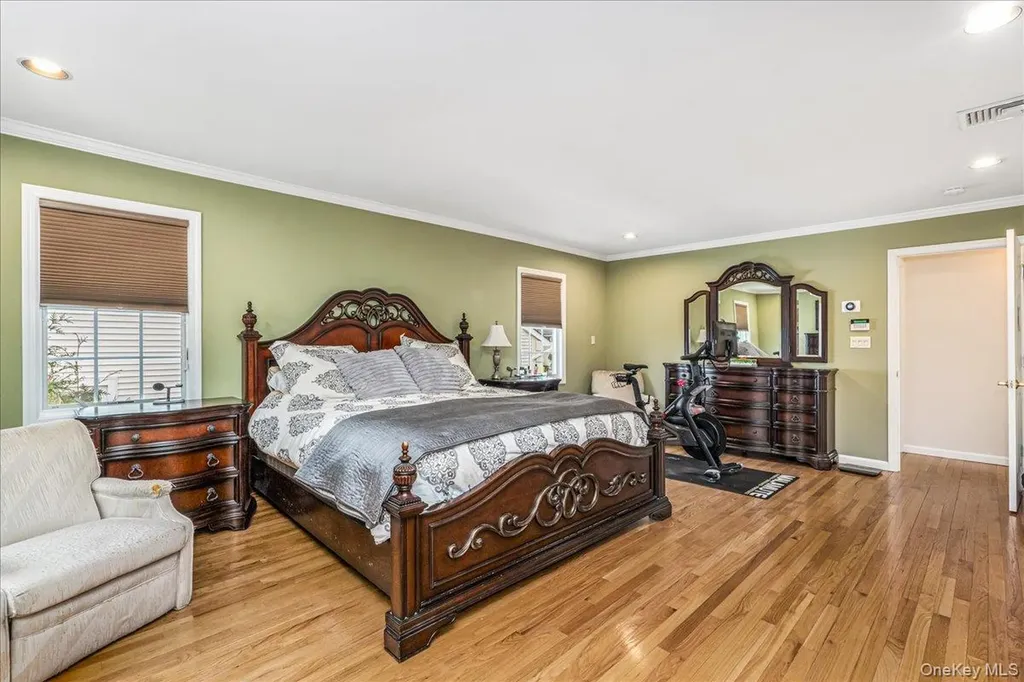 24 Walden Avenue Jericho NY 11753
