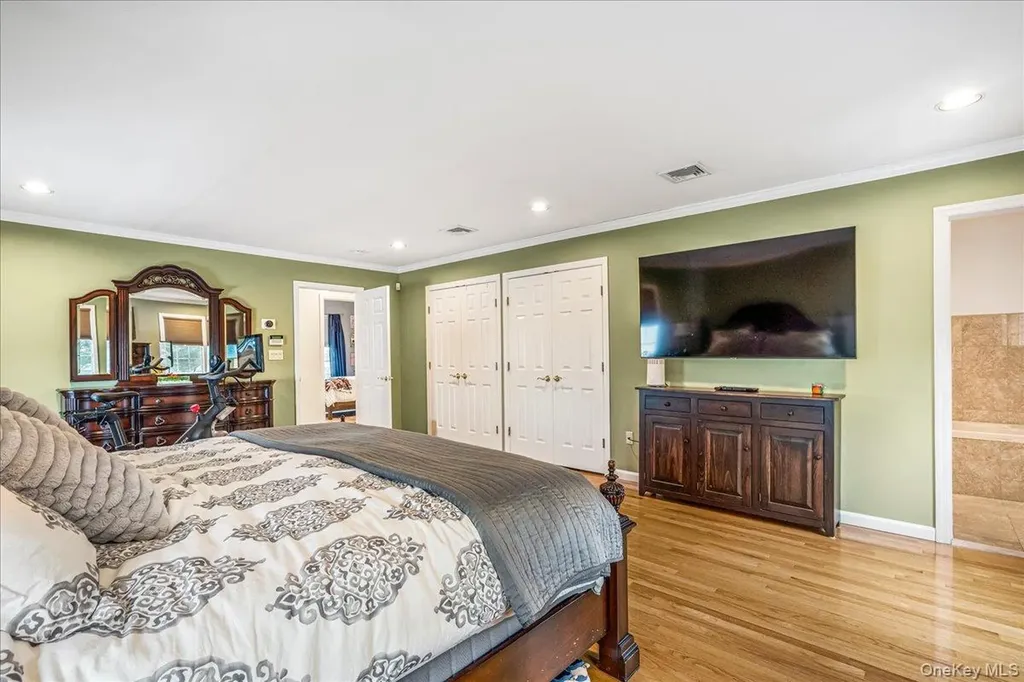 24 Walden Avenue Jericho NY 11753