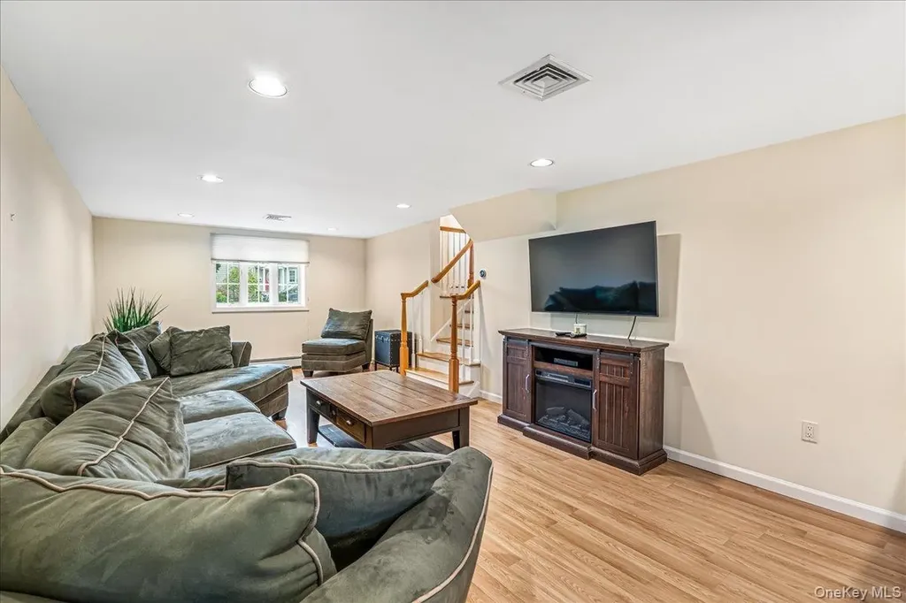 24 Walden Avenue Jericho NY 11753