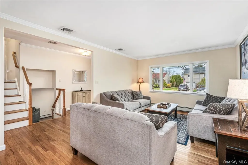 24 Walden Avenue Jericho NY 11753