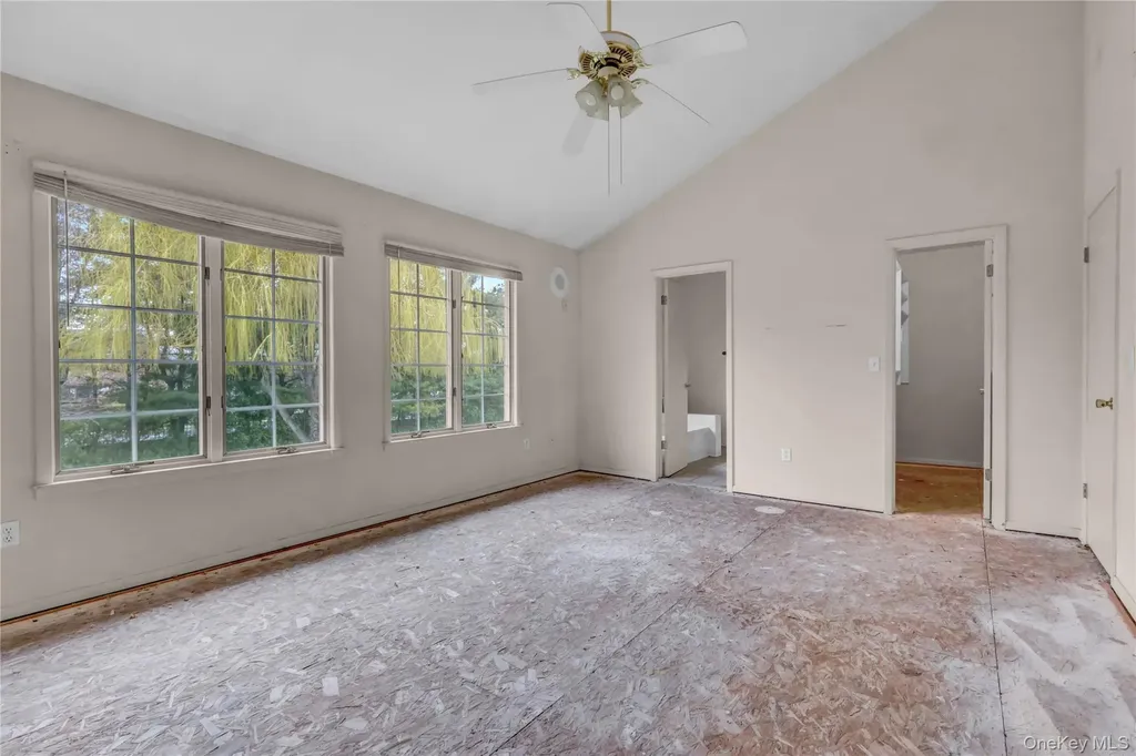 15 Doral Lane Bay Shore NY 11706