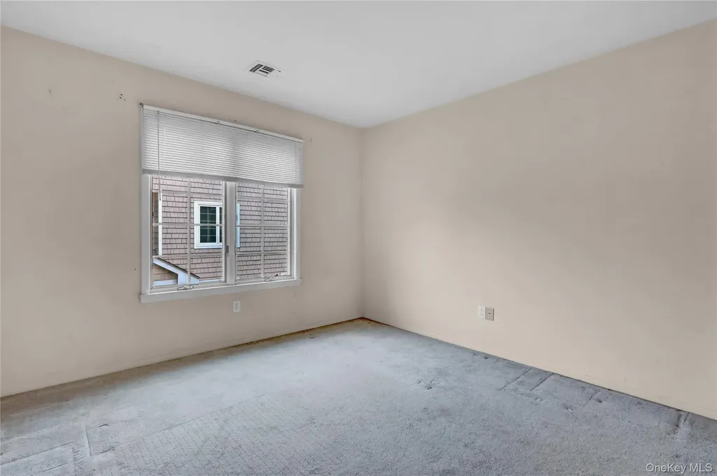 15 Doral Lane Bay Shore NY 11706