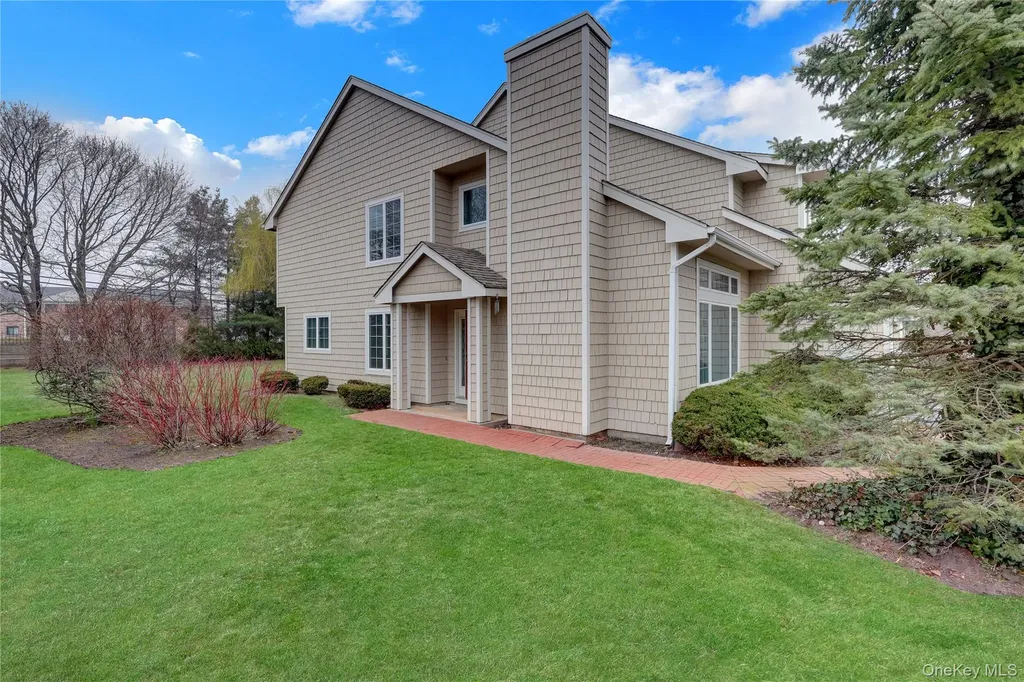 15 Doral Lane Bay Shore NY 11706