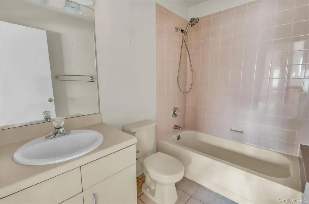 15 Doral Lane Bay Shore NY 11706